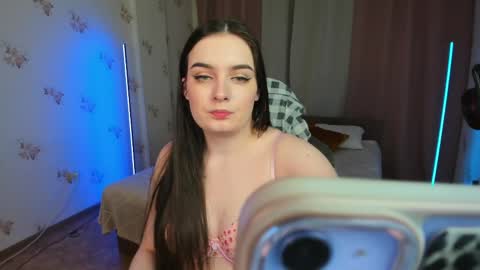 Snapshot of _shy_jenny_ chatting on May 14, 2026, 1:01 am Shy Jenny online show from May 14, 2026, 1:01 am