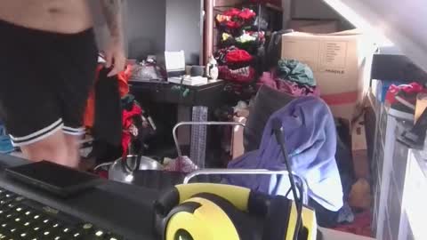 _smiley_bear27 online show from January 12, 2026, 6:07 am