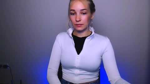 Snapshot of _snow_queen__ chatting on October 28, 2025, 8:44 pm Rachel online show from October 28, 2025, 8:44 pm