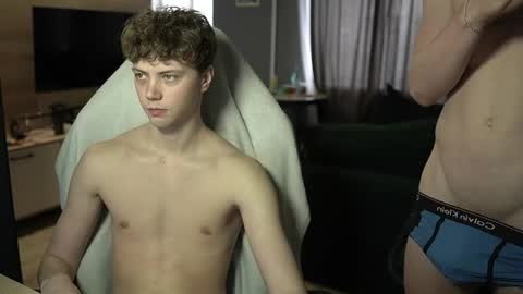 OLIVERpvt is open online show from April 10, 2026, 12:21 pm