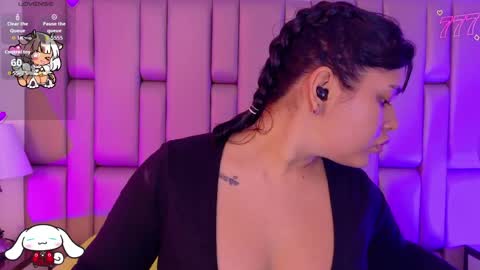 Snapshot of _sowy_venus_ chatting on April 10, 2026, 11:37 am V E N U S online show from April 10, 2026, 11:37 am