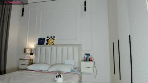 SoYeon online show from April 13, 2026, 10:37 pm