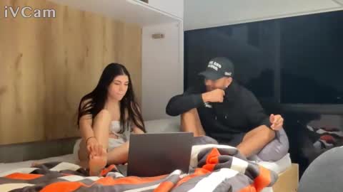 _stella_white online show from December 1, 2025, 7:24 am