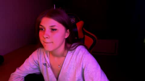 Mari online show from April 24, 2026, 6:54 pm