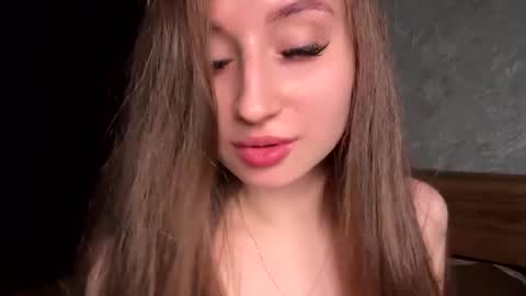 Snapshot of _sweet_kira chatting on March 3, 2026, 8:20 am Kira online show from March 3, 2026, 8:20 am