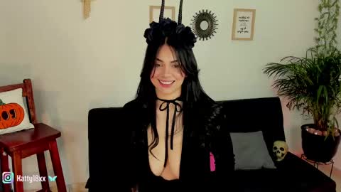    online show from October 31, 2025, 2:40 pm