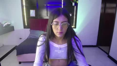 _sweet_lia_ online show from March 18, 2026, 8:01 pm