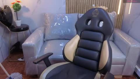 Snapshot of _sweet_lia_ chatting on April 21, 2026, 1:42 am _sweet_lia_ online show from April 21, 2026, 1:42 am