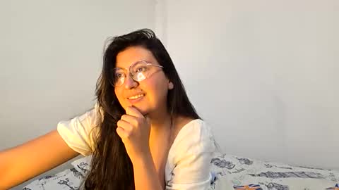 _sweet_melodyy online show from May 17, 2026, 7:21 pm