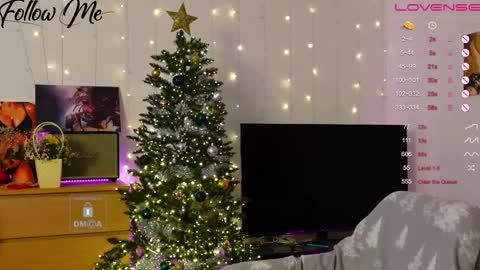 Snapshot of _sweetcams_ chatting on December 12, 2024, 5:42 am Dasha  online show from December 12, 2024, 5:42 am