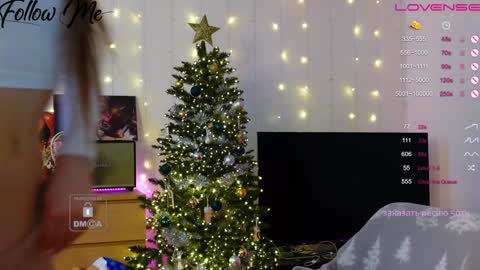 Snapshot of _sweetcams_ chatting on December 19, 2024, 10:56 am Dasha  online show from December 19, 2024, 10:56 am