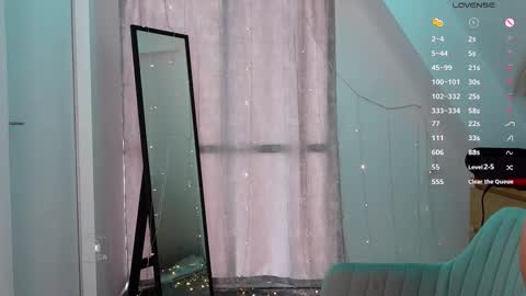 Snapshot of _sweetcams_ chatting on October 3, 2025, 6:43 am Dasha  online show from October 3, 2025, 6:43 am