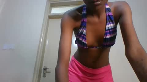 Snapshot of _sweetebony_r chatting on May 20, 2026, 11:38 am _sweetebony_r online show from May 20, 2026, 11:38 am