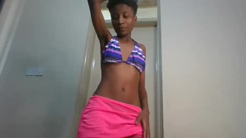 Snapshot of _sweetebony_r chatting on June 10, 2026, 7:07 am _sweetebony_r online show from June 10, 2026, 7:07 am