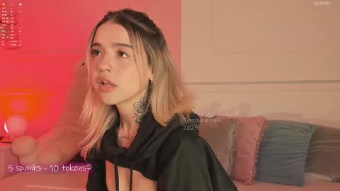 _tammarra_ online show from September 10, 2025, 4:07 pm