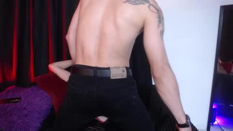 Snapshot of _tattoo_couple chatting on January 25, 2025, 11:22 pm online show from January 25, 2025, 11:22 pm