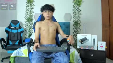 Snapshot of _taylor_black chatting on October 7, 2025, 10:18 pm Taylor online show from October 7, 2025, 10:18 pm