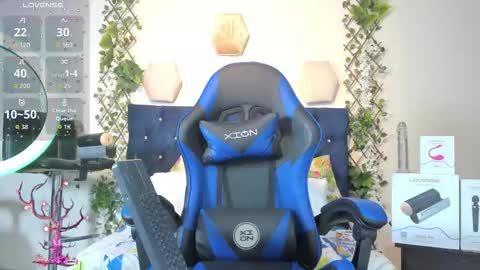 Taylor online show from November 22, 2025, 3:33 pm