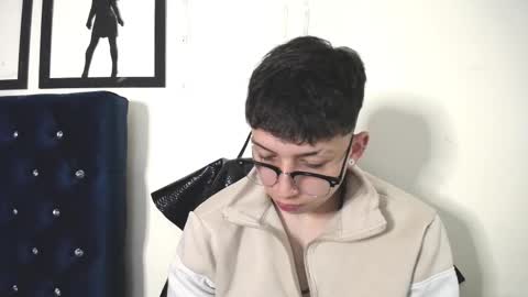 Thomas online show from September 17, 2025, 1:07 am