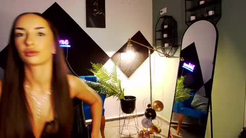 Snapshot of _tiffany_west chatting on May 21, 2026, 4:52 am _tiffany_west online show from May 21, 2026, 4:52 am