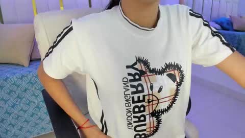 Snapshot of _tinyrousse_ chatting on February 8, 2026, 7:06 pm Rousse online show from February 8, 2026, 7:06 pm