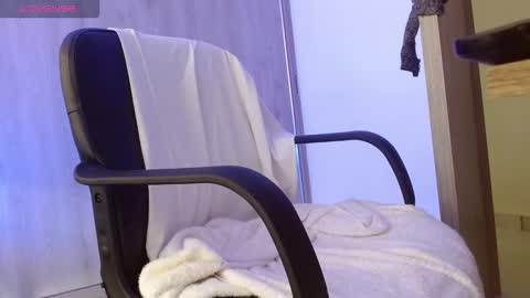 Snapshot of _tinyrousse_ chatting on February 25, 2026, 5:44 pm Rousse online show from February 25, 2026, 5:44 pm