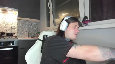 _torfin_ online show from March 6, 2025, 3:24 am