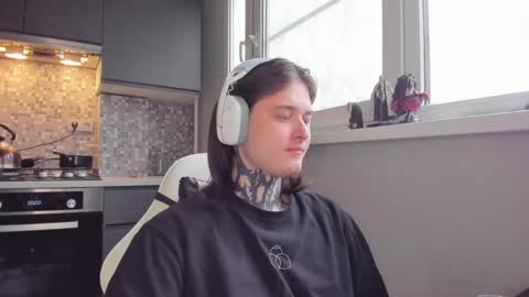 _torfin_ online show from March 10, 2025, 5:54 am