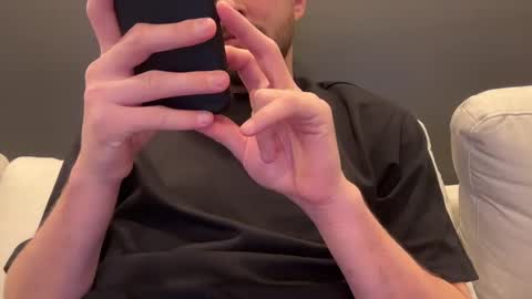 Snapshot of _ur_happy_meal chatting on December 27, 2024, 4:32 pm DJ online show from December 27, 2024, 4:32 pm