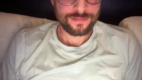 Snapshot of _ur_happy_meal chatting on January 23, 2025, 3:05 am DJ online show from January 23, 2025, 3:05 am