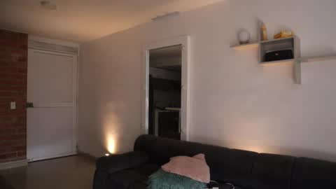 Anastasia Vahos online show from September 29, 2025, 5:40 pm