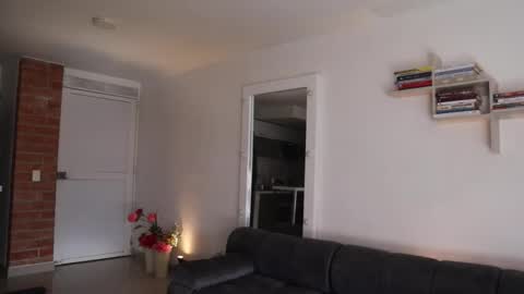 Anastasia Vahos online show from November 13, 2025, 6:07 pm