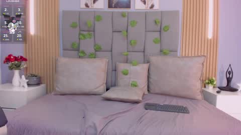 _valerycooper online show from April 1, 2026, 1:41 pm