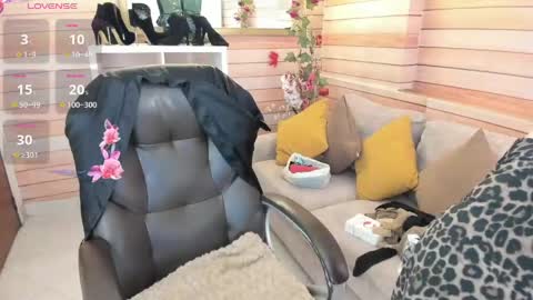 Snapshot of _victoria_collins chatting on April 25, 2026, 11:02 am Sol online show from April 25, 2026, 11:02 am