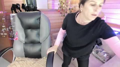 Snapshot of _victoria_collins chatting on June 7, 2026, 11:47 am Sol online show from June 7, 2026, 11:47 am