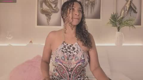 Snapshot of _victoria_hills chatting on April 16, 2026, 12:50 pm Victoria online show from April 16, 2026, 12:50 pm