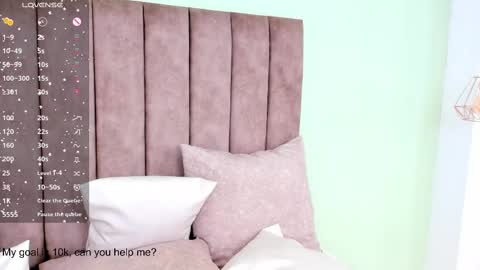 Snapshot of _vix555_ chatting on March 5, 2025, 1:10 am Vix online show from March 5, 2025, 1:10 am