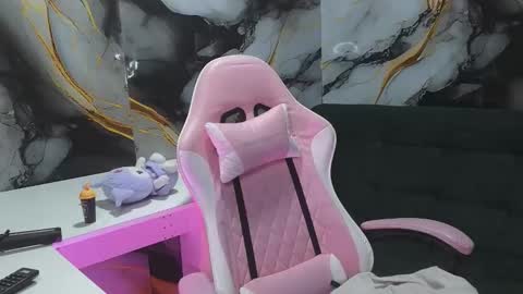 Snapshot of _weird_sativa chatting on March 5, 2026, 1:56 am _weird_sativa online show from March 5, 2026, 1:56 am