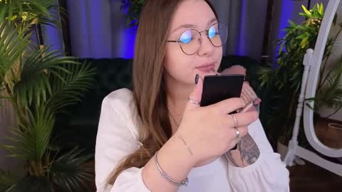 Wendy online show from December 14, 2024, 1:49 pm