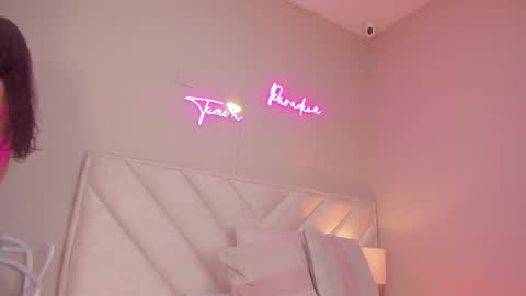 _wendy_x online show from November 14, 2025, 11:42 am