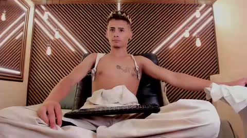 Snapshot of _white_fox_ chatting on February 11, 2025, 4:33 am white fox online show from February 11, 2025, 4:33 am