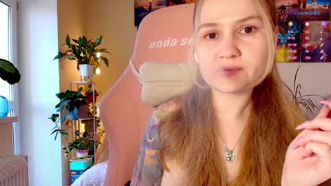 Snapshot of _witch__ chatting on October 3, 2025, 7:38 am Enni online show from October 3, 2025, 7:38 am