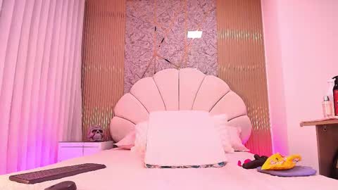 Aisha online show from October 31, 2025, 12:06 pm