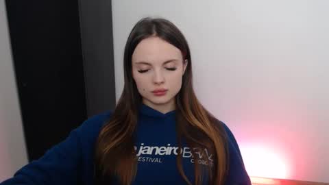 Snapshot of a_ariella_ chatting on September 12, 2025, 12:27 pm a_ariella_ online show from September 12, 2025, 12:27 pm