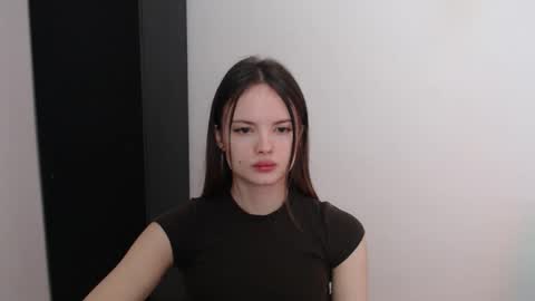 Snapshot of a_ariella_ chatting on October 11, 2025, 7:18 am a_ariella_ online show from October 11, 2025, 7:18 am