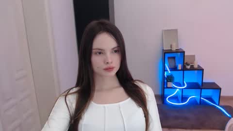 a_ariella_ online show from December 5, 2025, 1:31 pm