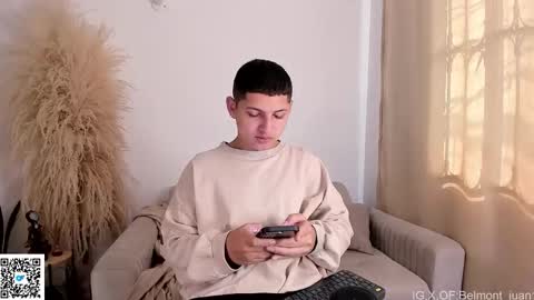 a_lejandro_0_8 online show from April 8, 2026, 1:55 pm