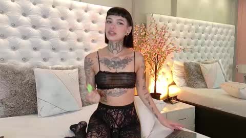 Luni  online show from September 17, 2025, 2:41 pm