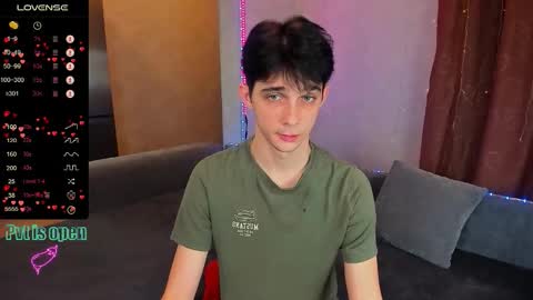 Aaron Bang online show from November 30, 2025, 10:14 pm