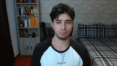 Aaron online show from November 7, 2025, 6:30 pm